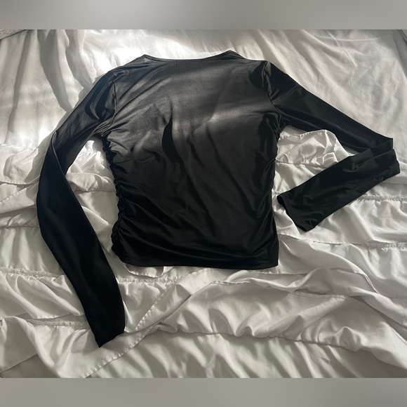 Bella Hadid Inspired White & Black Ruffled Long Sleeves (2 shirts) - Picture 6 of 7